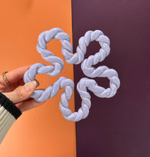 Load image into Gallery viewer, COASTER medium flower lila