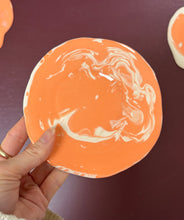 Load image into Gallery viewer, PLATEAU medium orange & cream