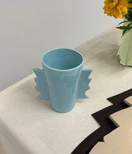 Load image into Gallery viewer, EMMA HOOGSTEDE x DIRK VAESSEN mug light blue
