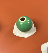 Load image into Gallery viewer, BOLVAASJE green + cream
