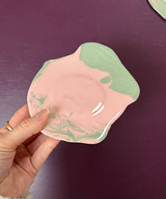 Load image into Gallery viewer, PLATEAU medium pink &amp; green
